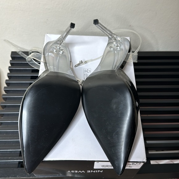 Black Heels w/Strap around Ankle - Picture 5 of 7